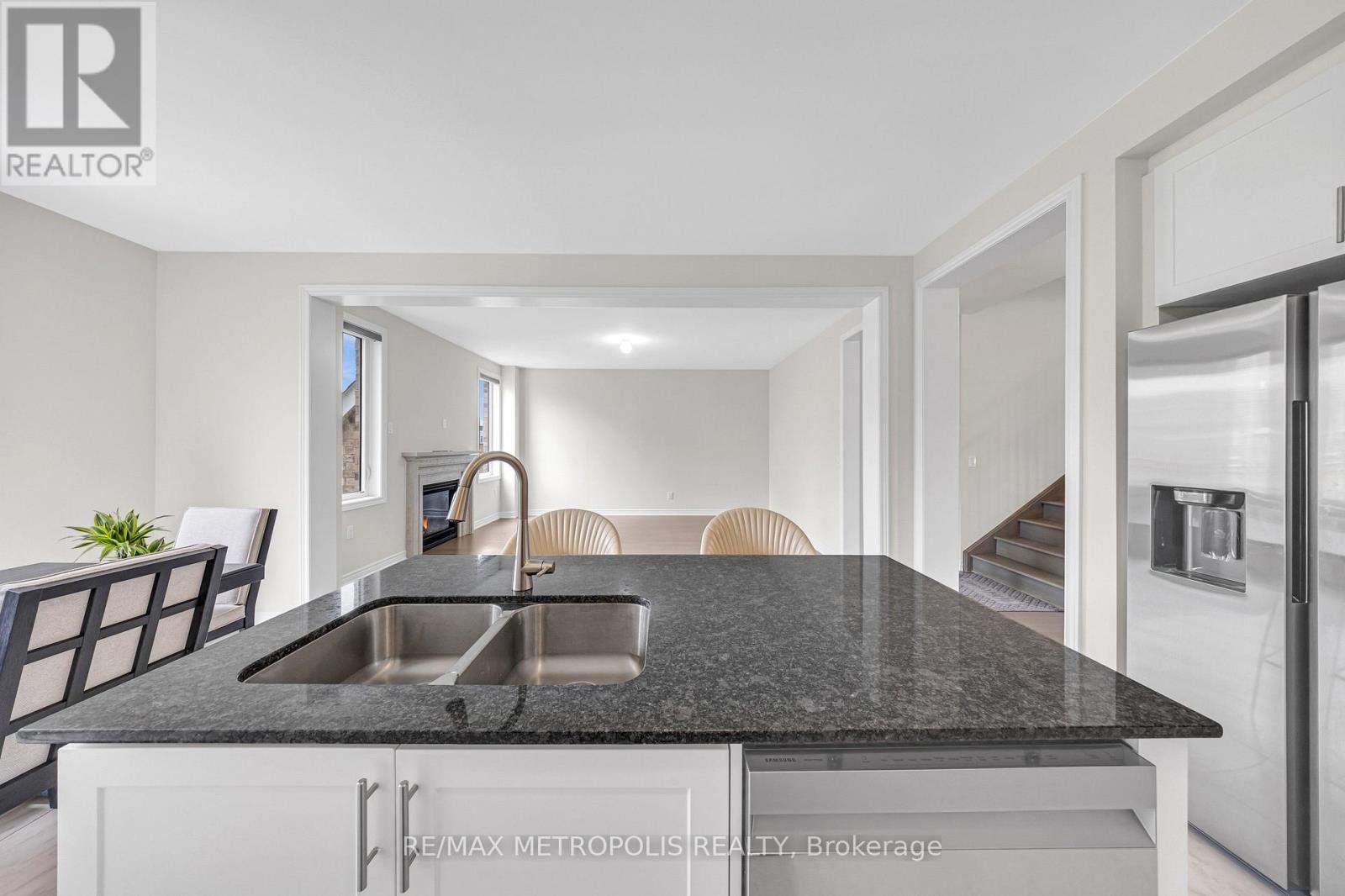 Detached at 64 BIG CANOE DRIVE, Georgina