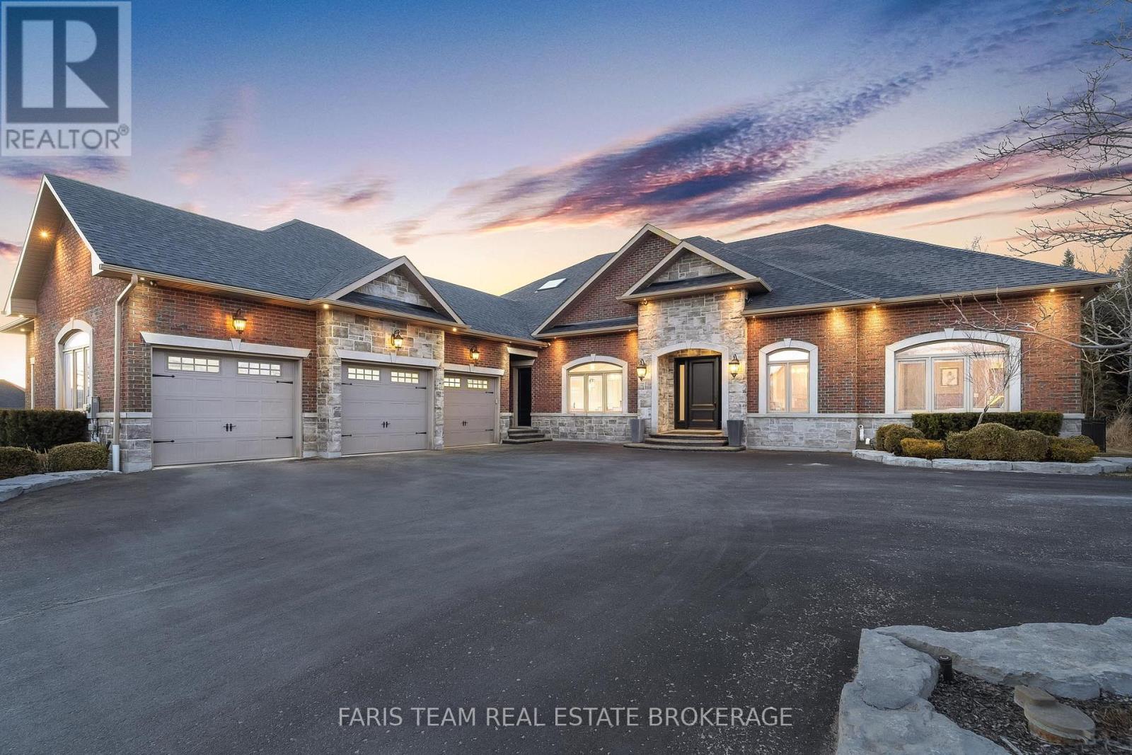 Detached at 158 DALE CRESCENT, Bradford West Gwillimbury