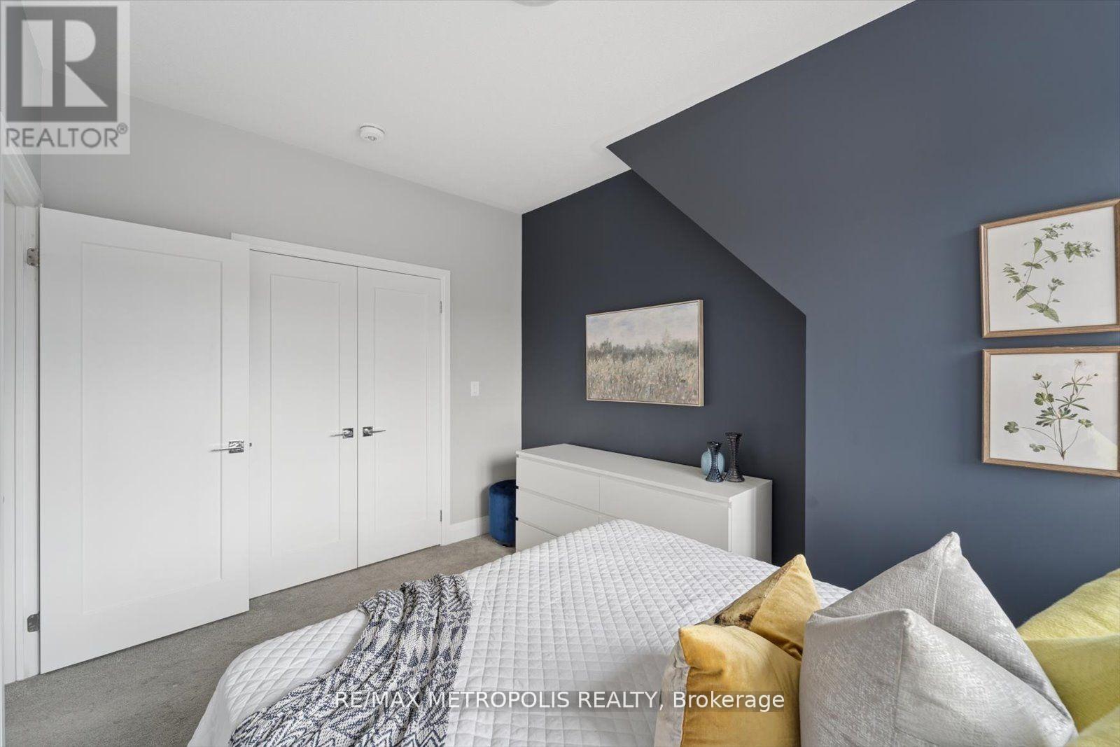 Townhouse at 19 VERN ROBERTSON GATE, Uxbridge