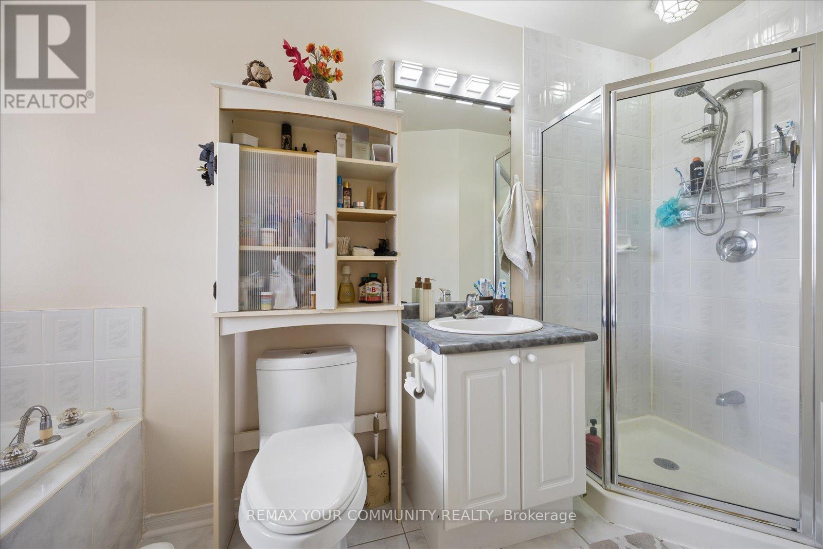 Semi-Detached/Link at 41 OLD COLONY ROAD, Richmond Hill