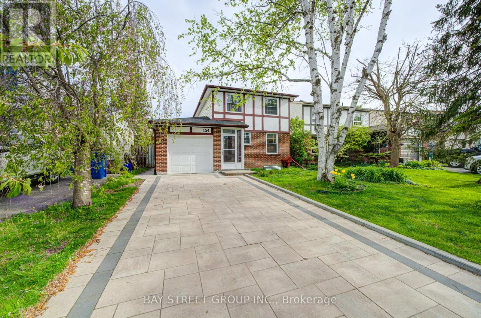 Detached at 154 THOMS CRESCENT, Newmarket (Central Newmarket)