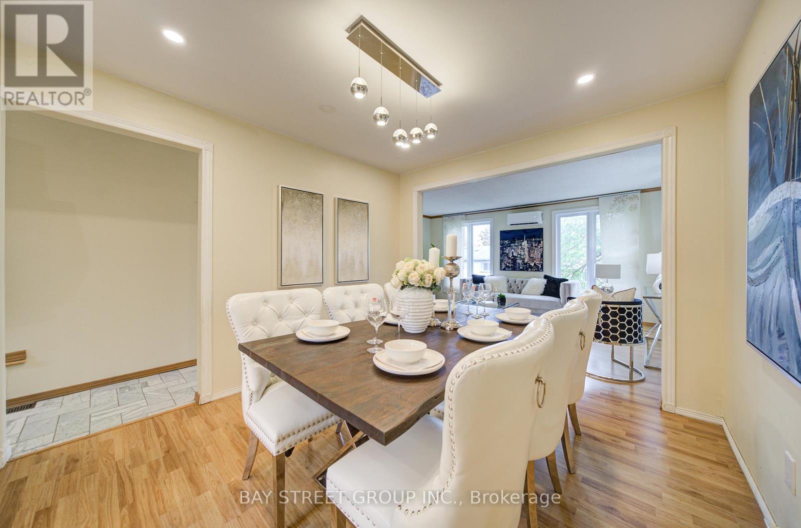 Detached at 154 THOMS CRESCENT, Newmarket