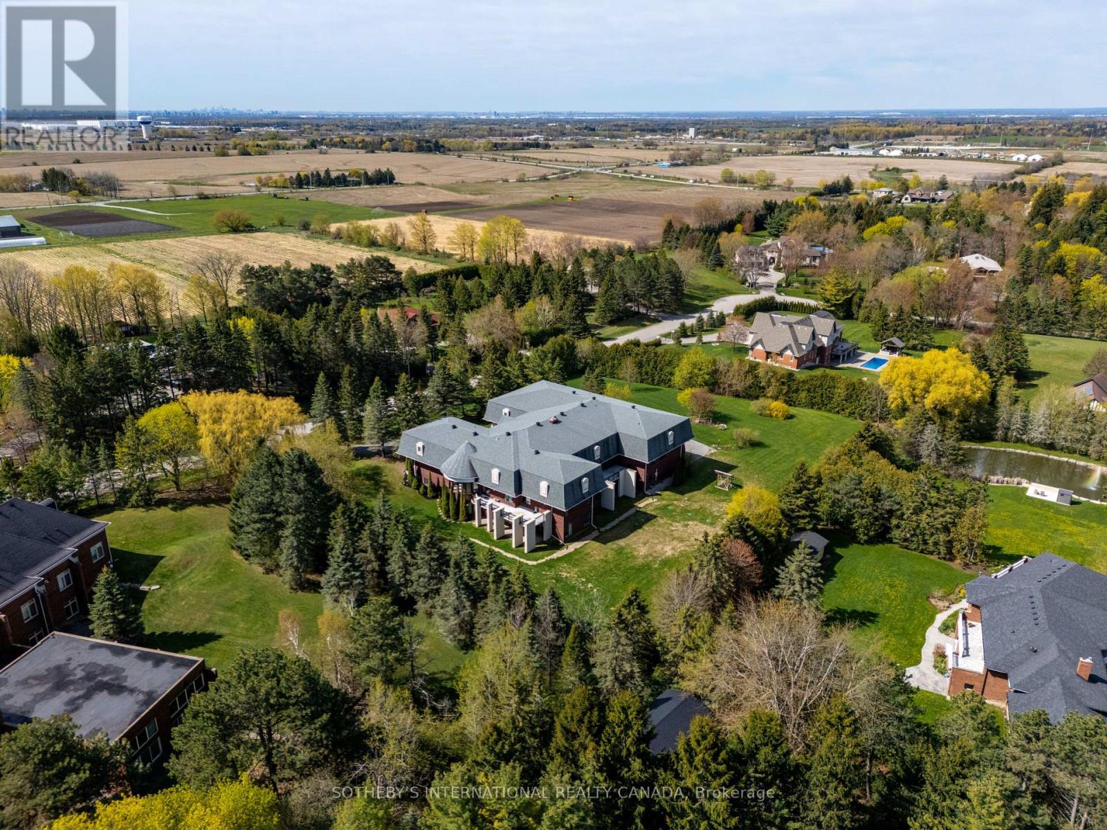 Detached at 48 SCOTT CRESCENT, King (King City)