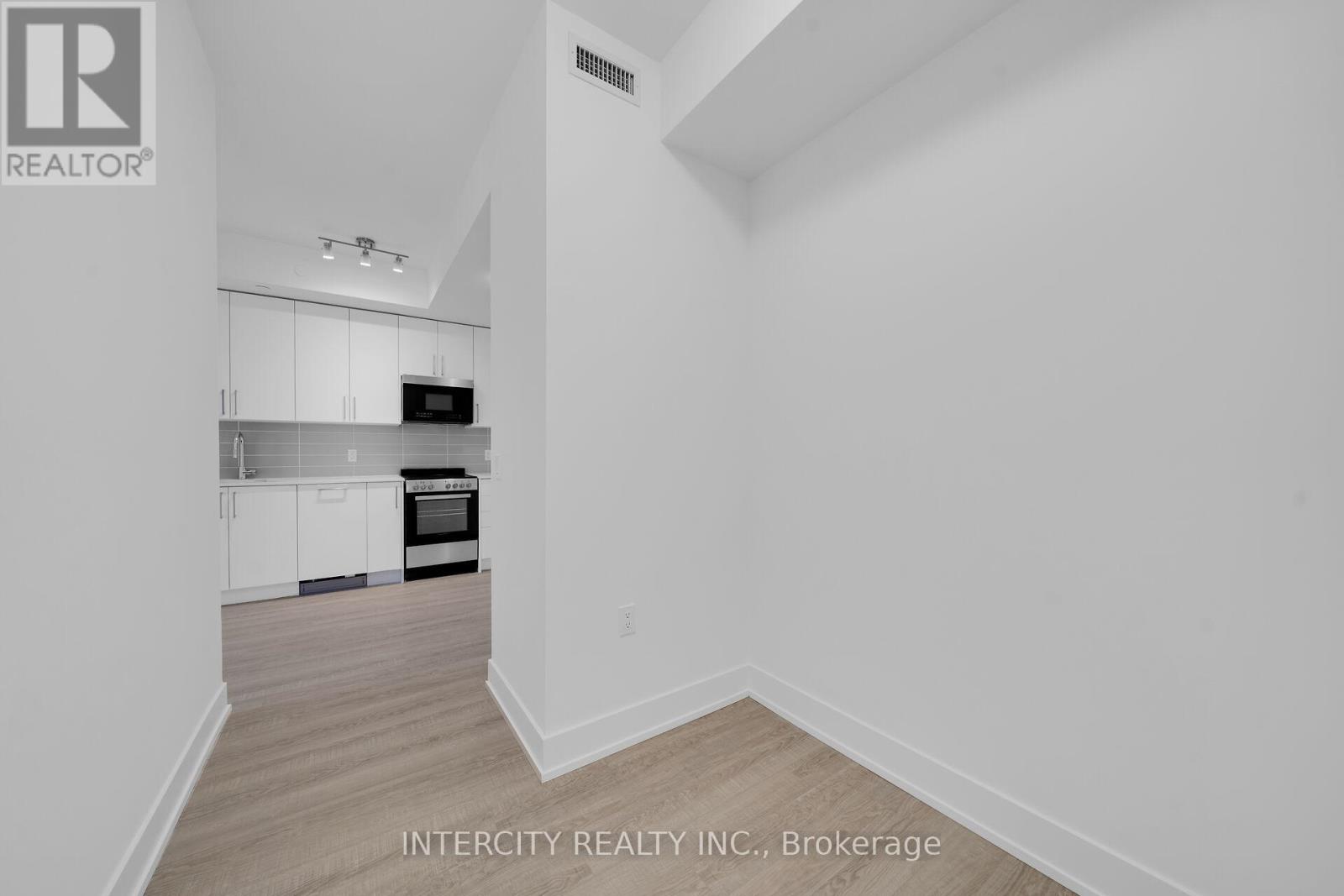 Apartment at 333 - 2075 KING ROAD, King