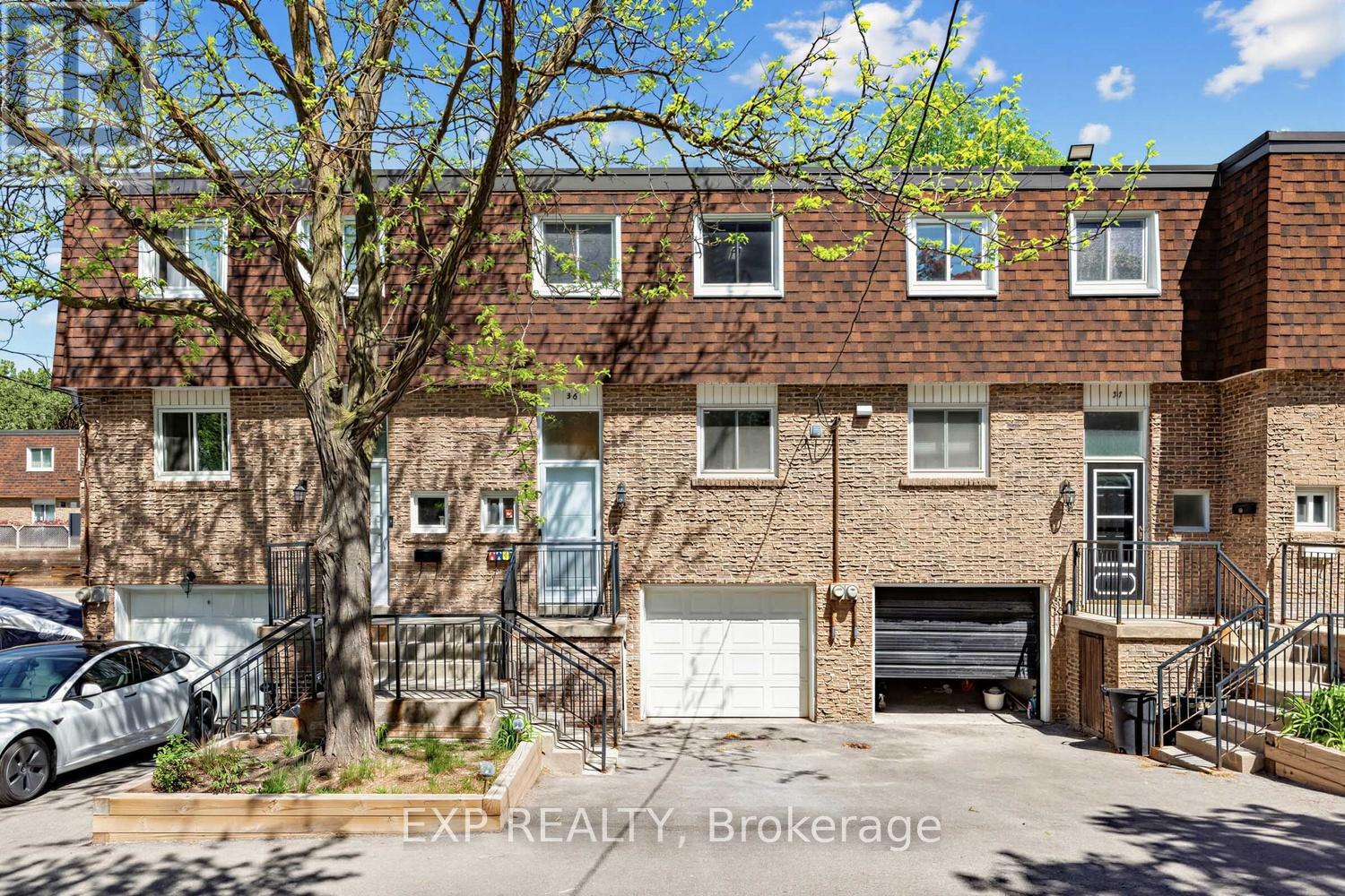 Townhouse at 36 - 36 THE CARRIAGE WAY, Markham (Royal Orchard)
