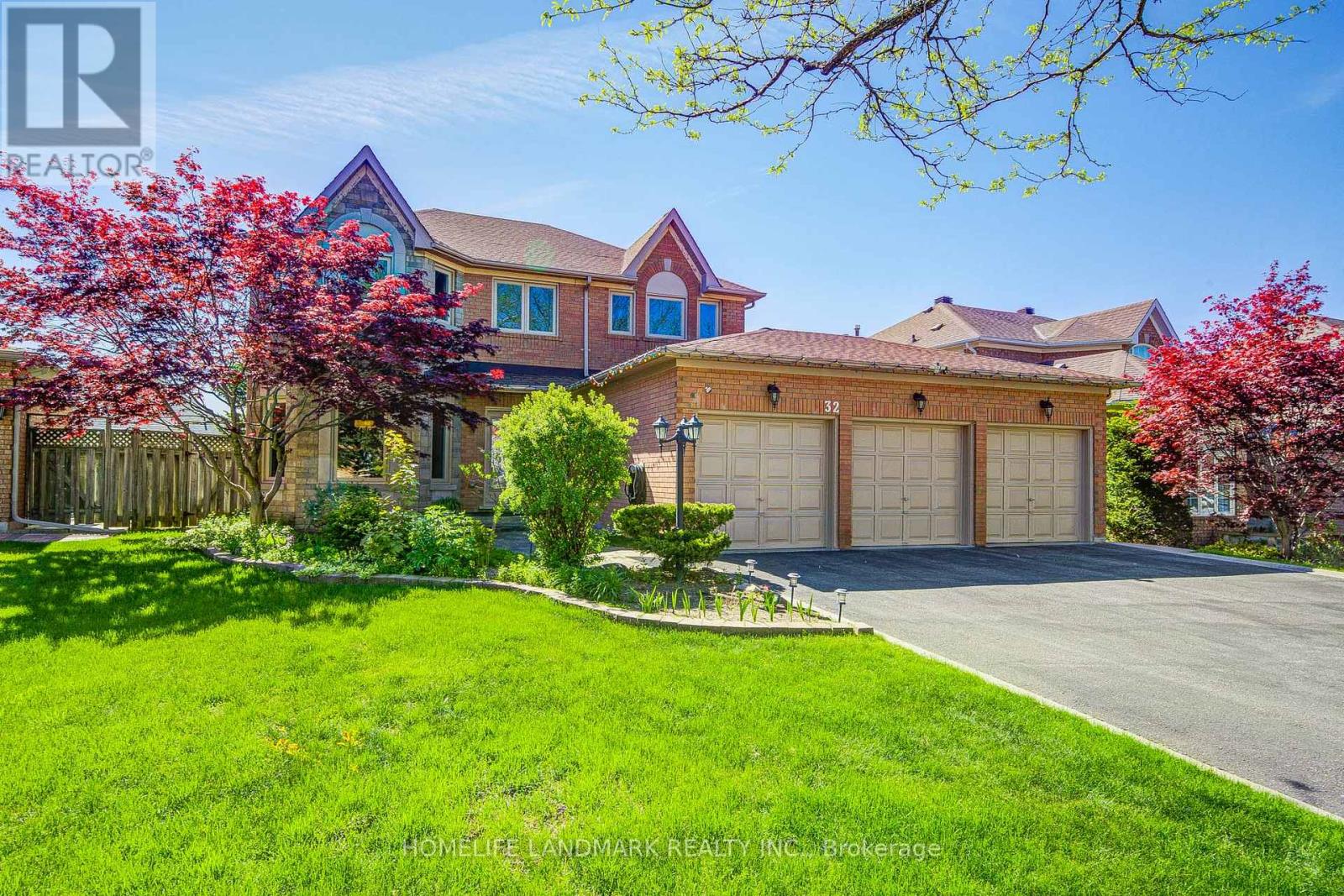 Detached at 32 DUMFRIES DRIVE, Markham (Cachet)