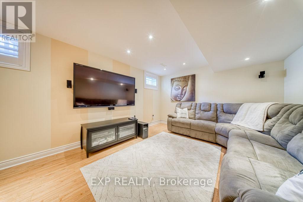 Detached at 42 GRAND OAK DRIVE, Richmond Hill