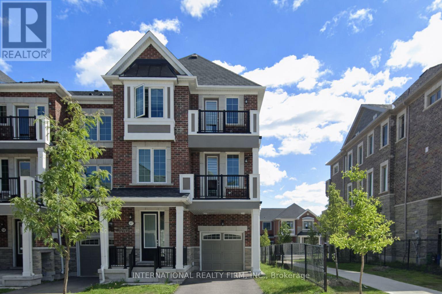 Townhouse at MAKHAM - 17 THOMAS FRISBY JR CRESCENT, Markham (Victoria Square)