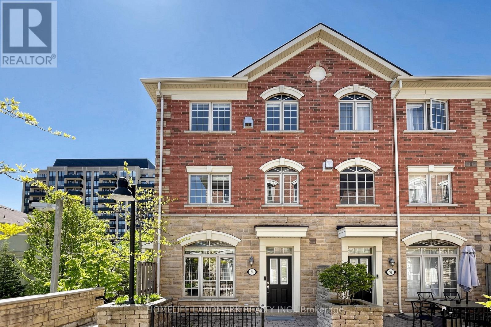 Townhouse at 32 - 8 BRIGHTON PLACE, Vaughan (Crestwood-Springfarm-Yorkhill)