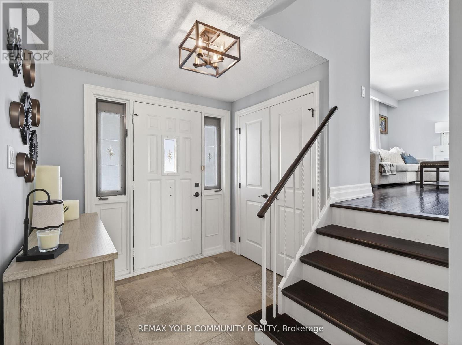 Detached at 107 ORCHARD HEIGHTS, Aurora