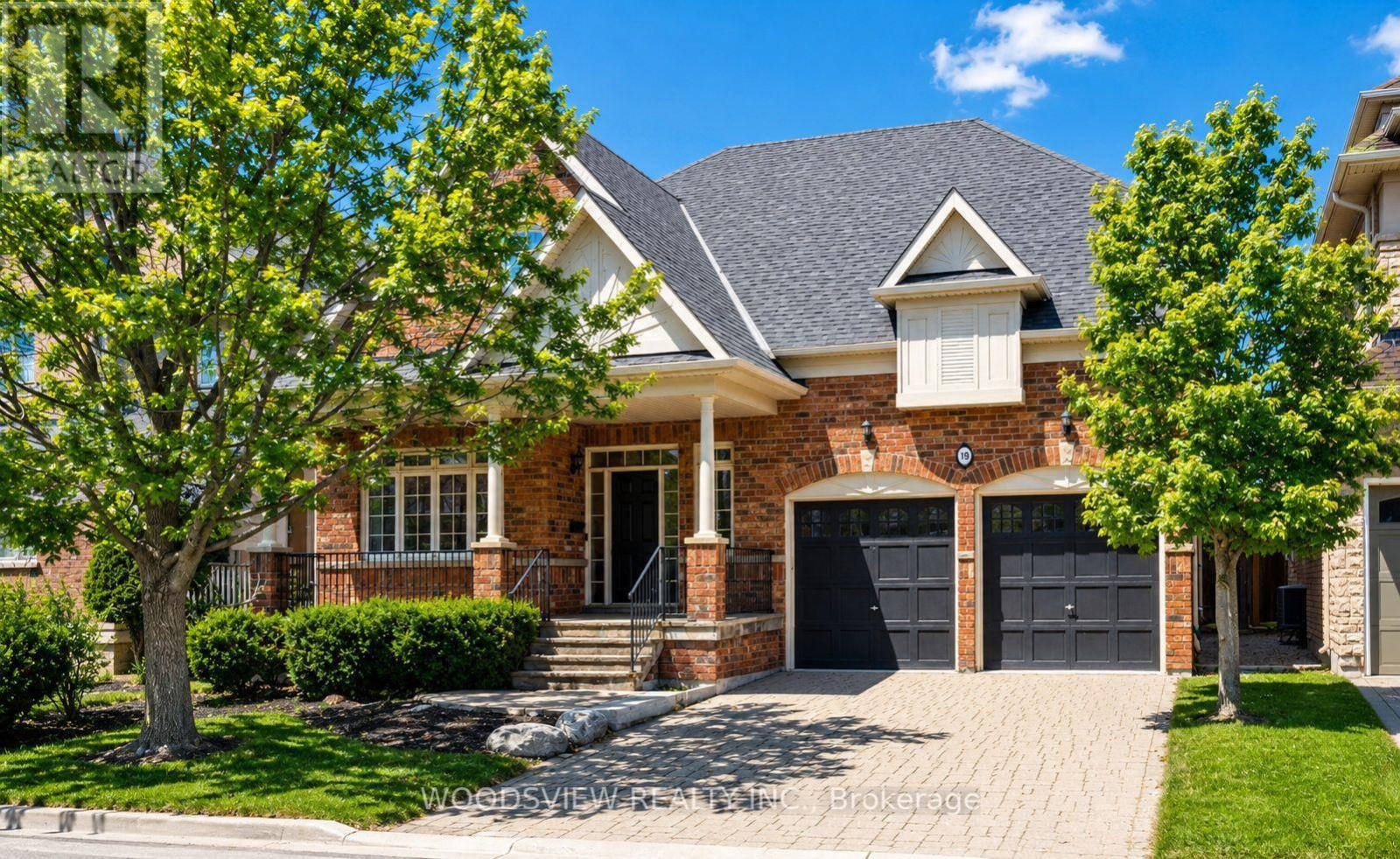 Detached at 19 WESLOCK CRESCENT, Aurora