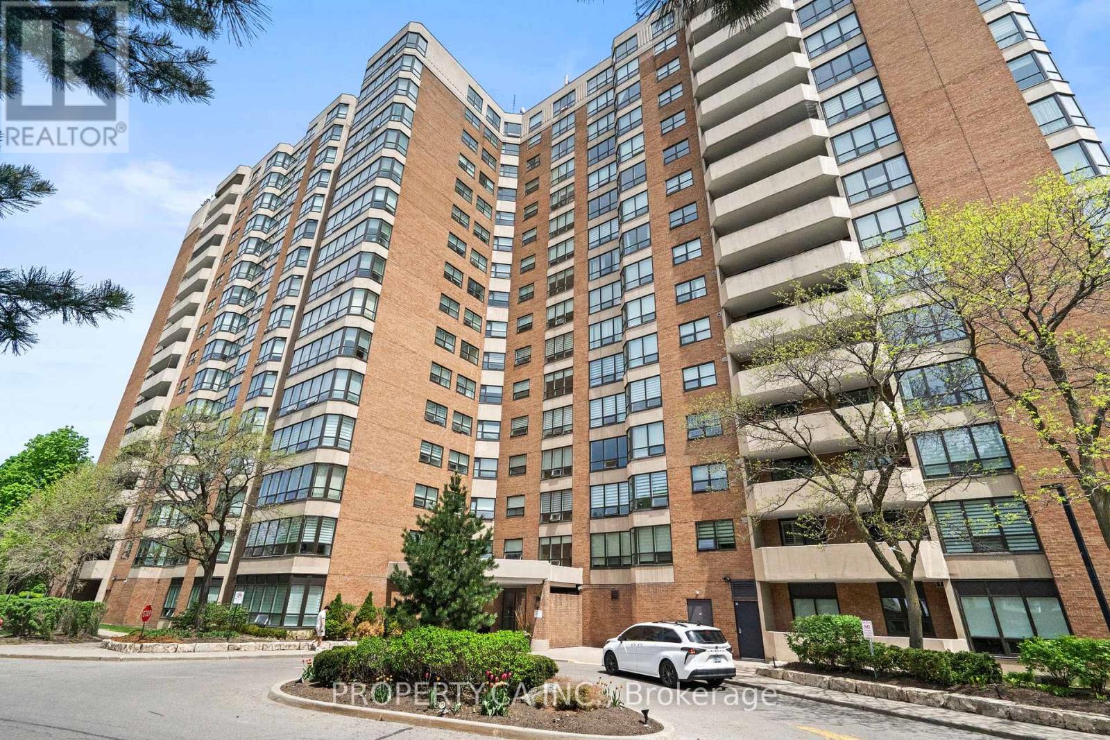 Apartment at 101 - 7601 BATHURST STREET, Vaughan
