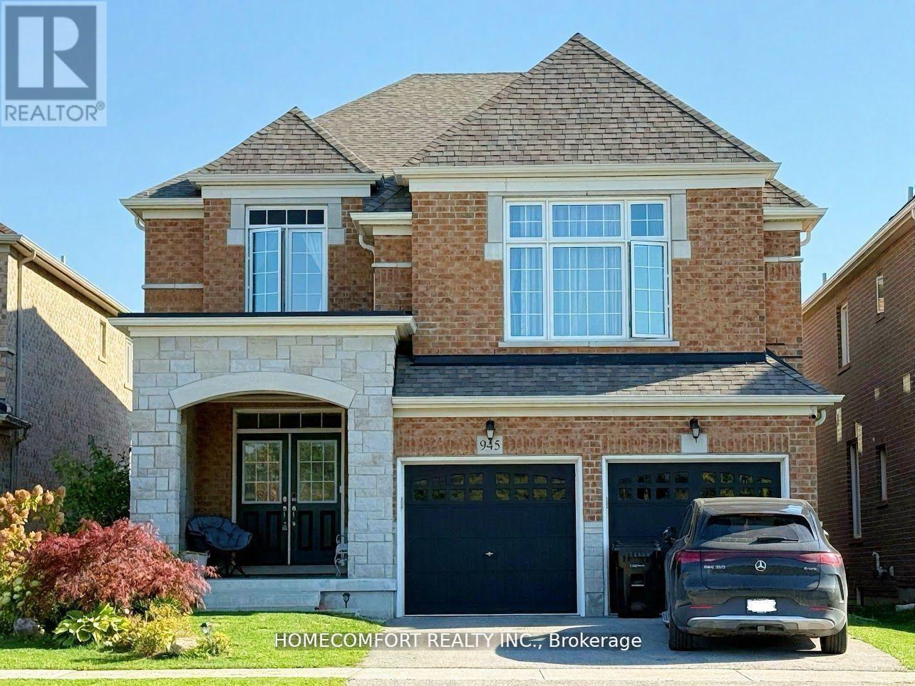 Detached at 945 LANGFORD BOULEVARD, Bradford West Gwillimbury