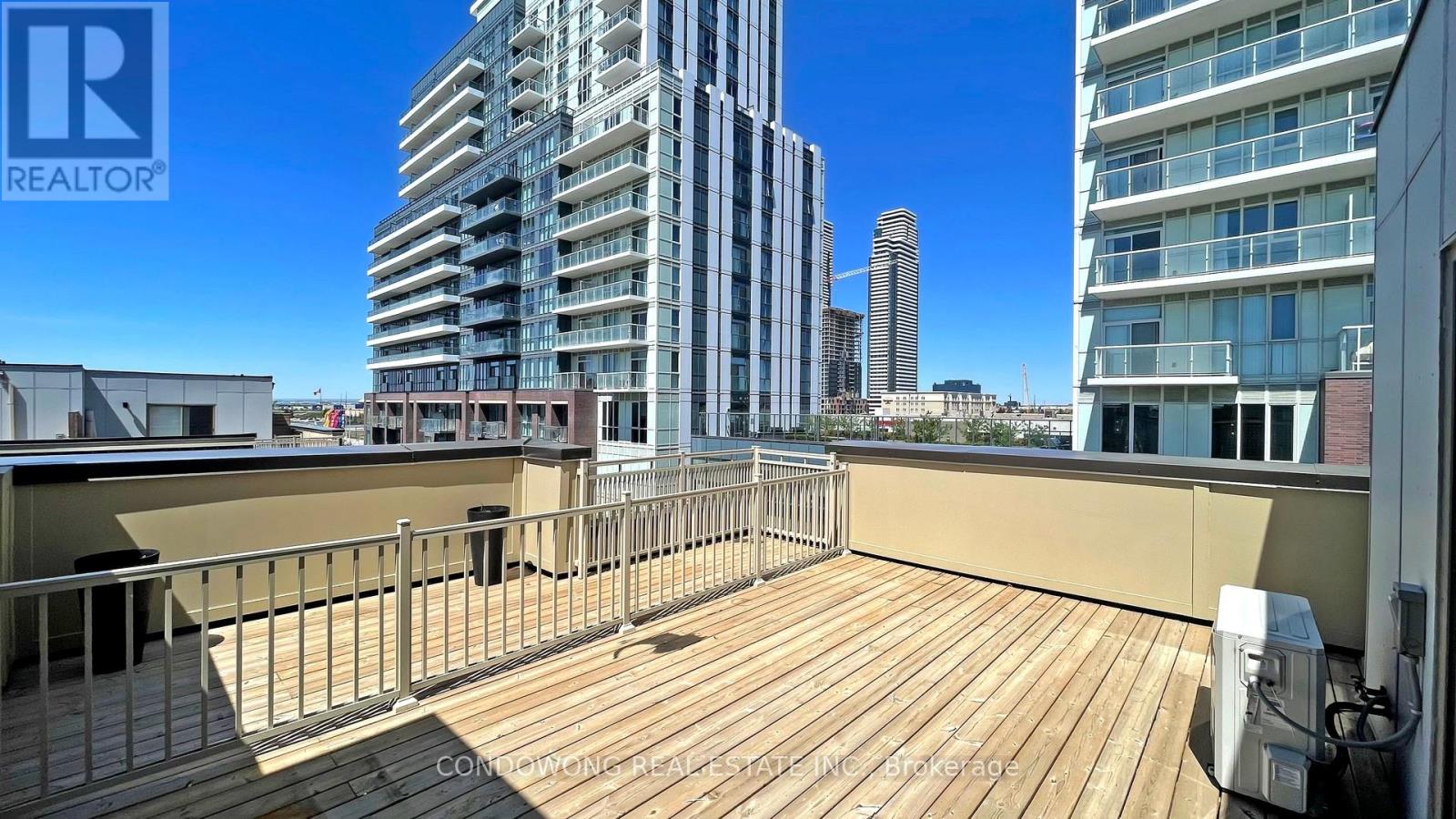 Townhouse at 49 - 31 HONEYCRISP CRESCENT, Vaughan