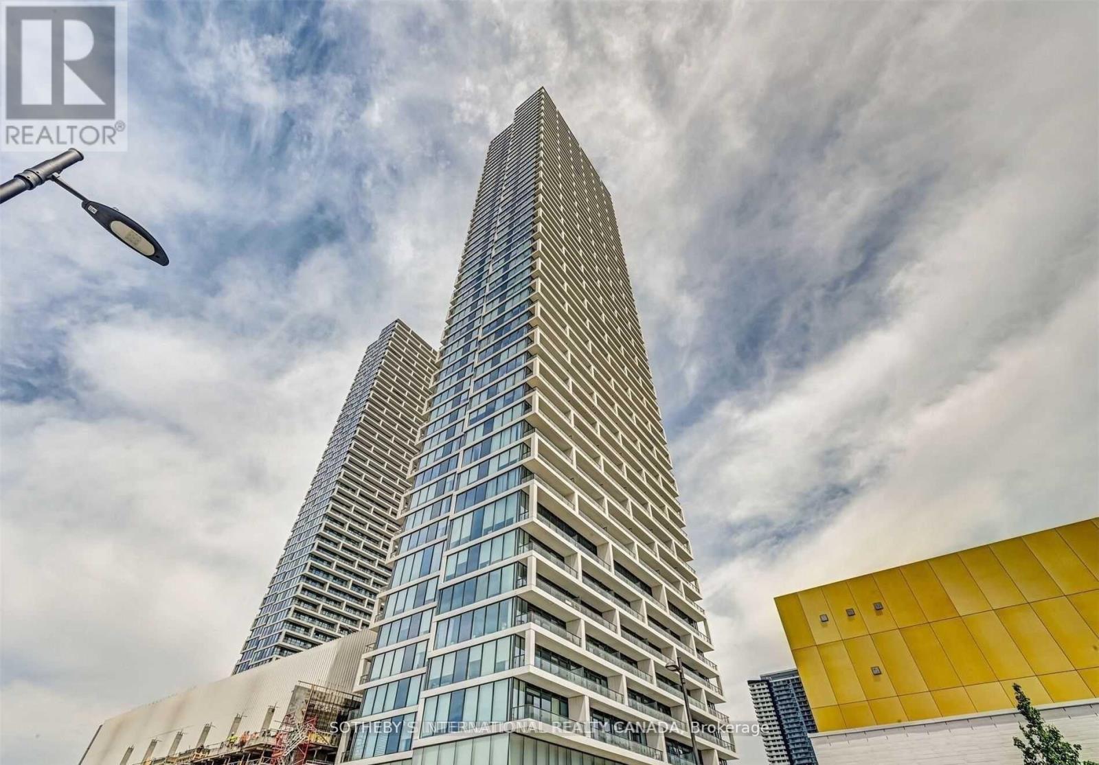 Apartment at 4102 - 5 BUTTERMILL AVENUE, Vaughan (Concord)