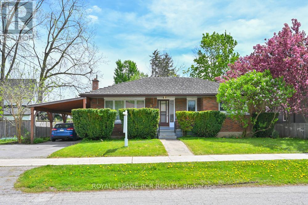 Detached at 3 SULLIVAN DRIVE, New Tecumseth