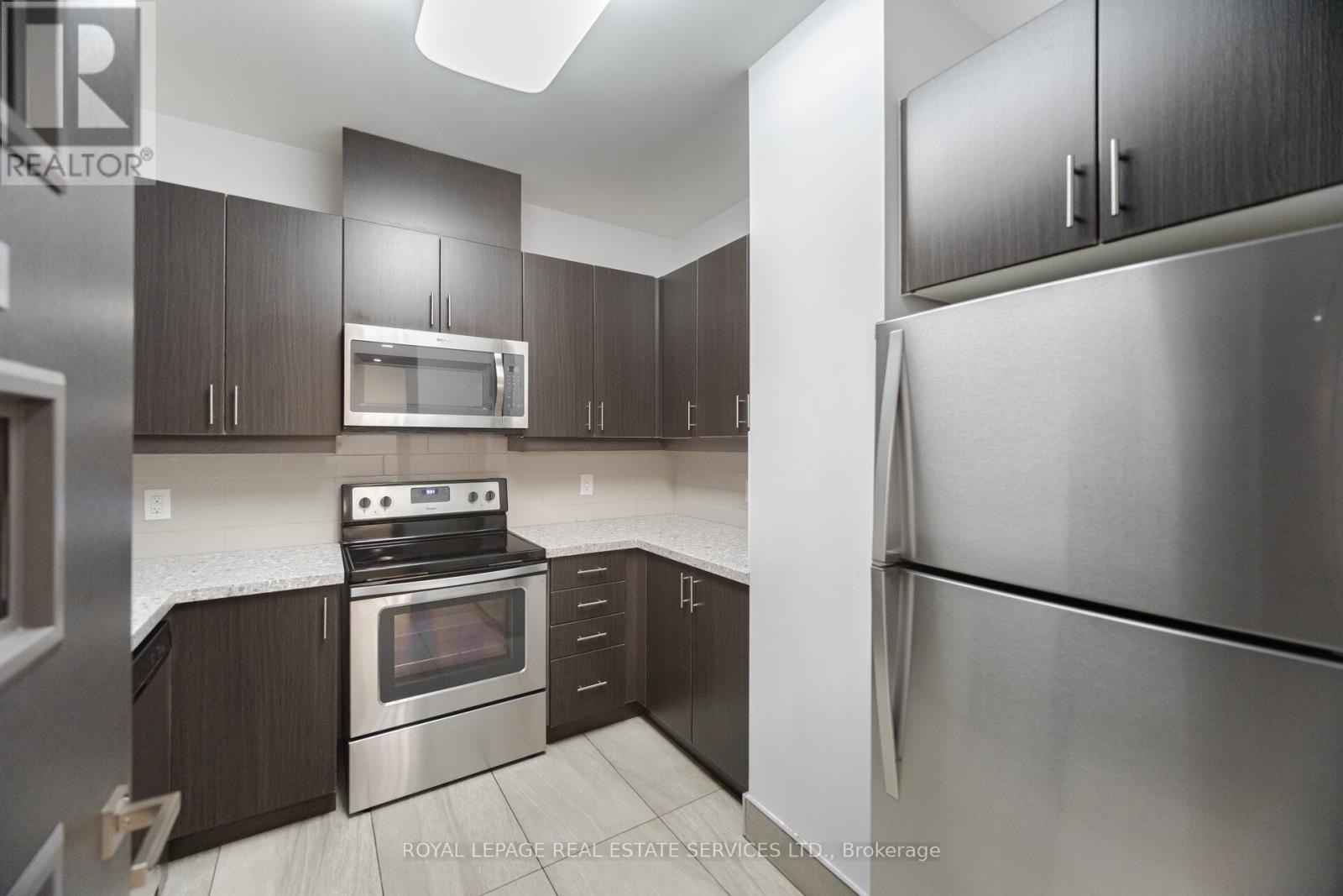 Apartment at PH05 - 3600 HIGHWAY 7 W, Vaughan