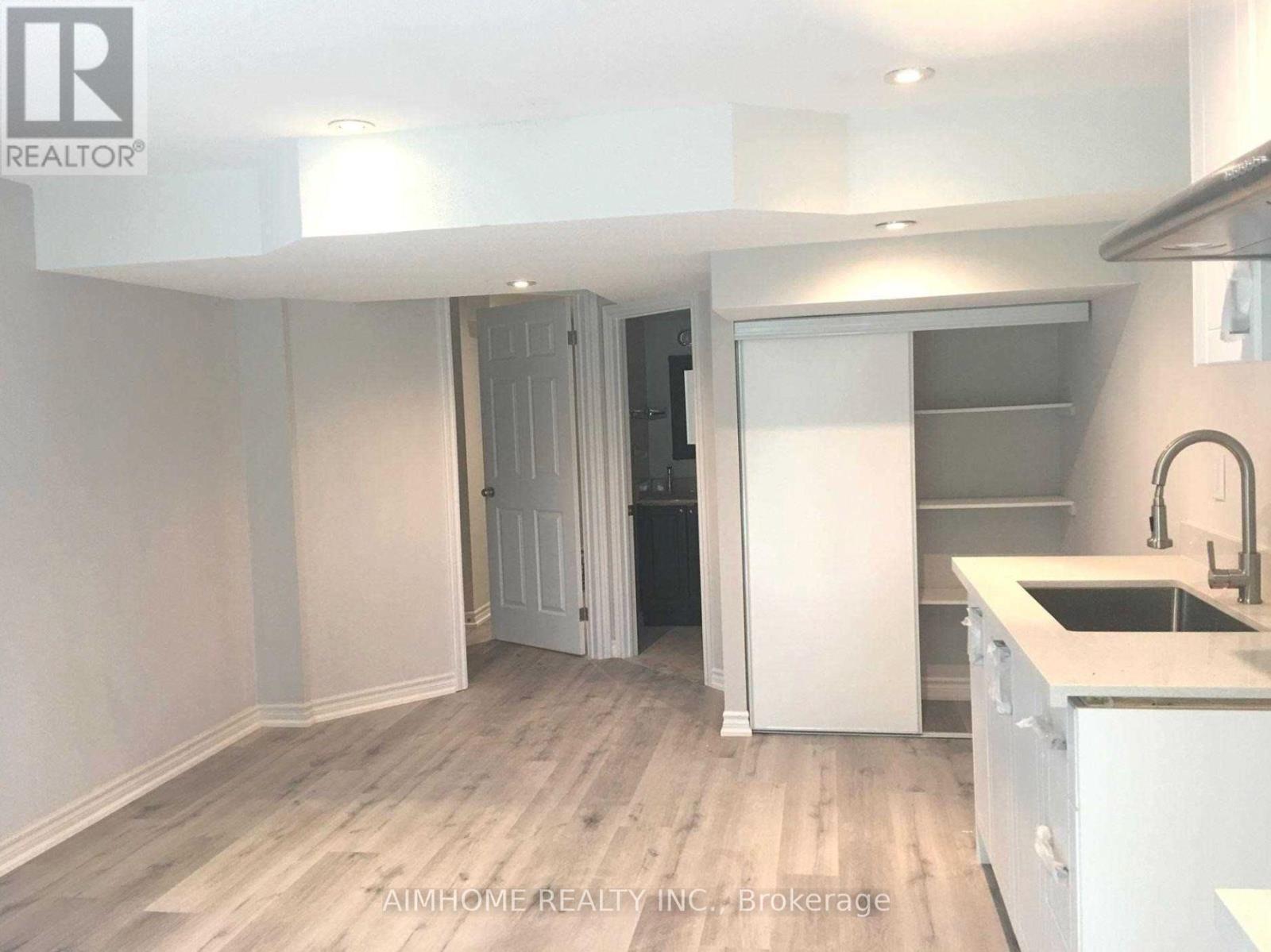 Detached at LOWER - 71 DEWPOINT ROAD, Vaughan (Patterson)