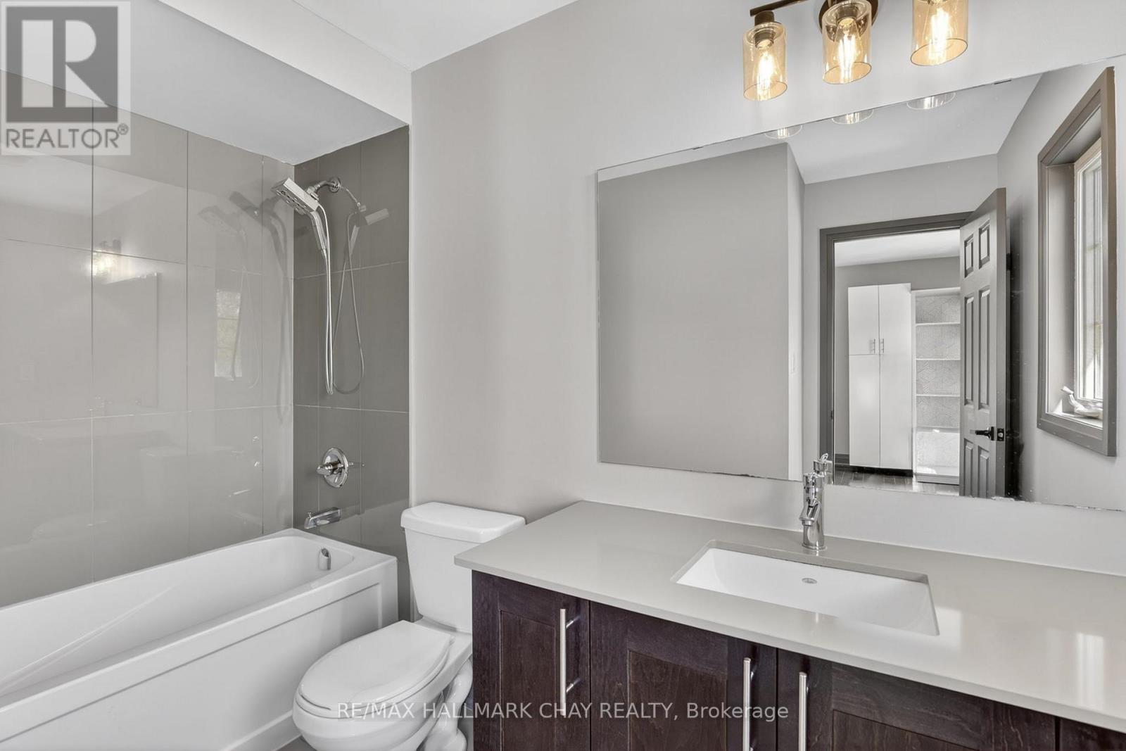 Detached at 43 WALLS CRESCENT, New Tecumseth