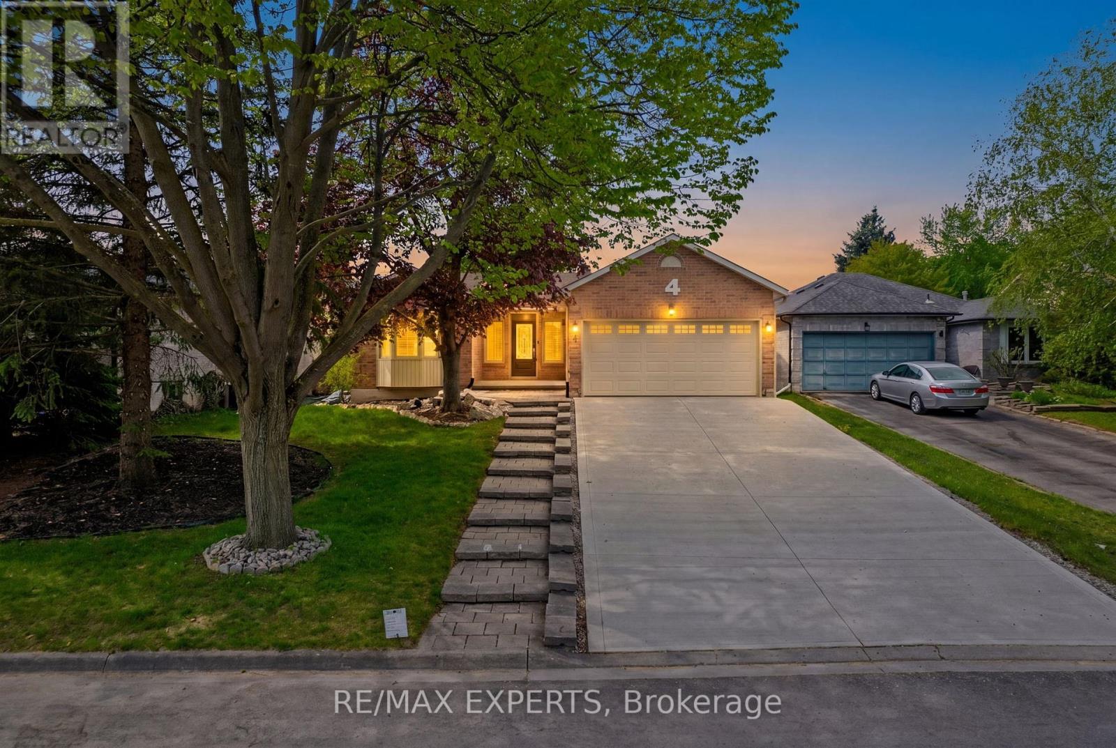 Detached at 4 WILLIS DRIVE, New Tecumseth