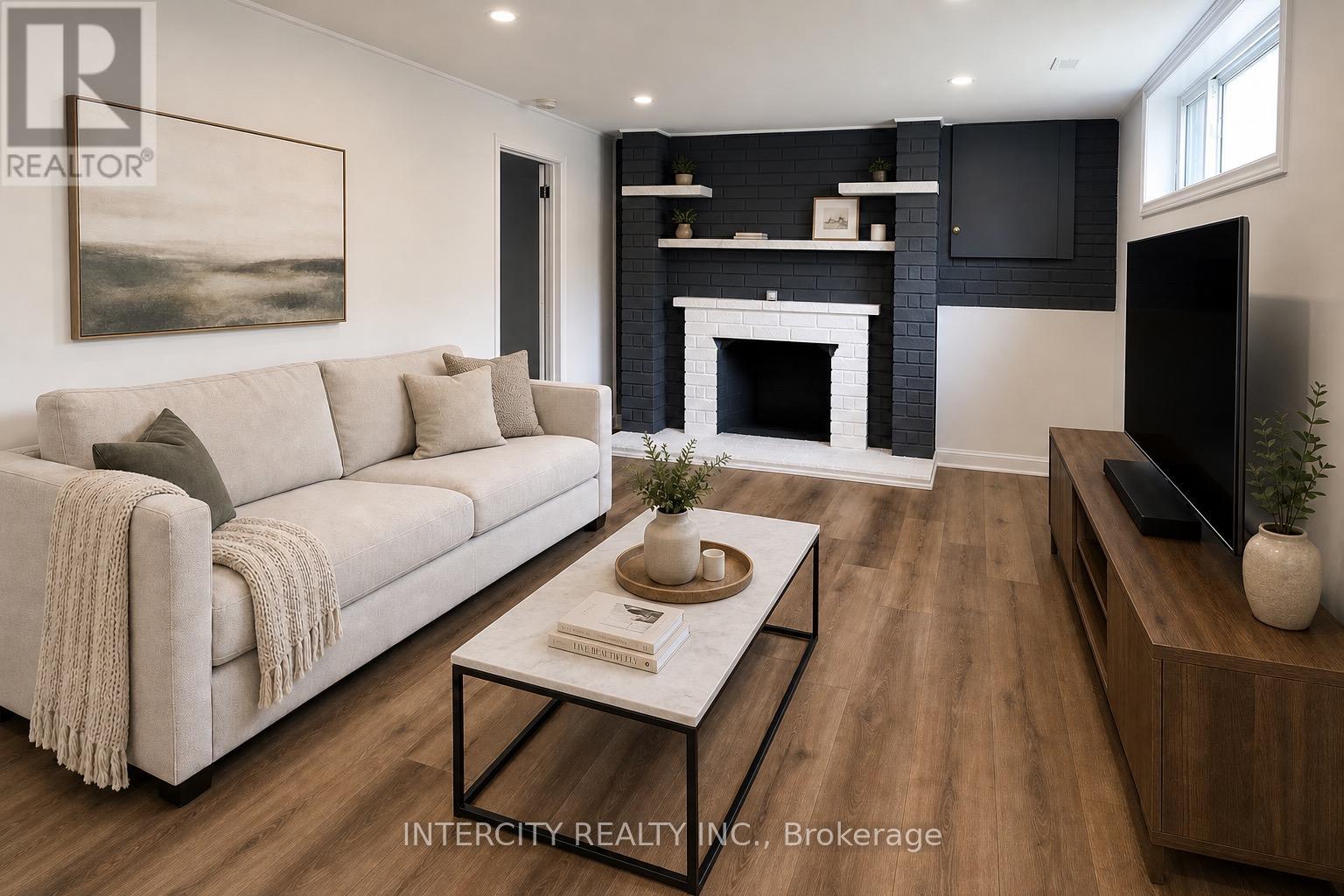 Detached at LOWER - 183 COLLINGS AVENUE, Bradford West Gwillimbury (Bradford)
