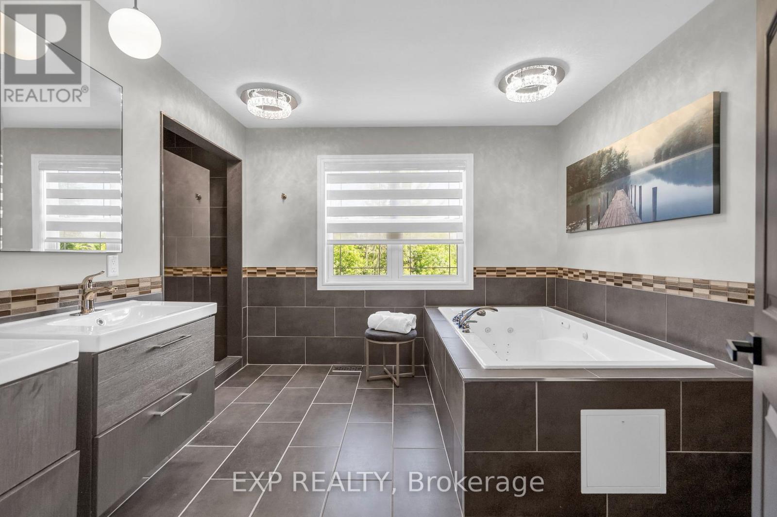 Detached at 5 FARLEY CIRCLE, Georgina