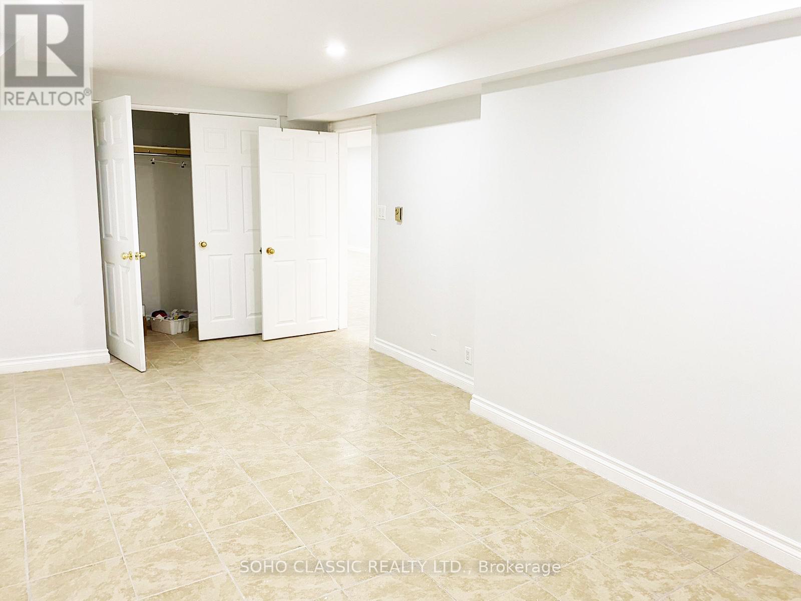 Detached at #2 - 71 BELFRY DRIVE, Newmarket