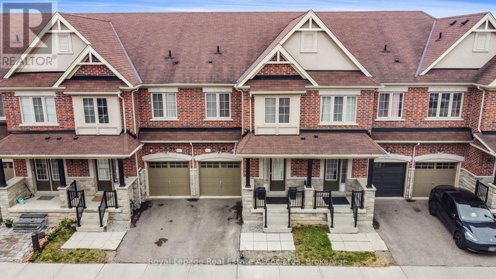 Townhouse at 41 MAZARINE LANE, Richmond Hill (Westbrook)