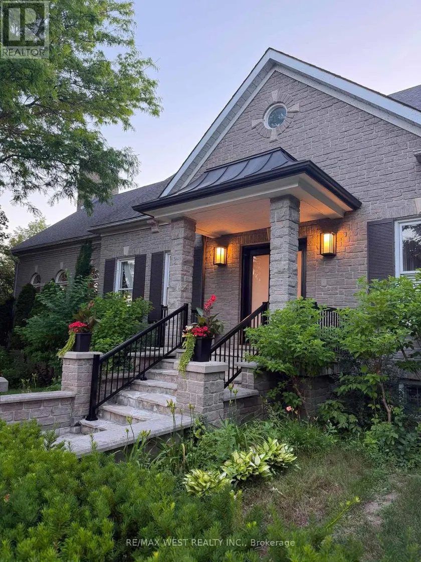 Detached at 5 HUMBERVIEW DRIVE, Vaughan