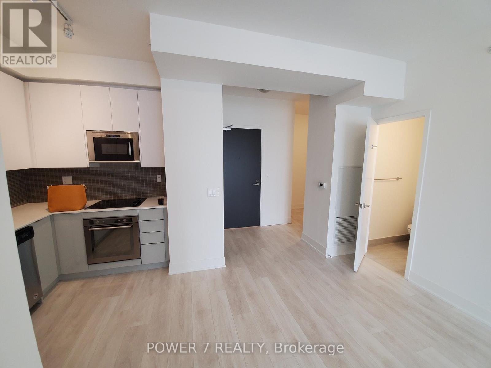 Apartment at 1604 - 2908 HIGHWAY 7 ROAD, Vaughan