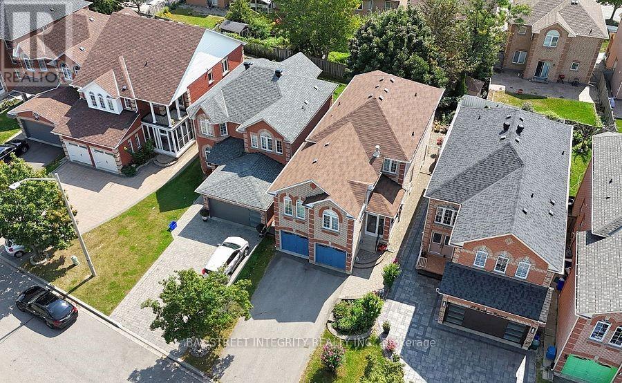 Detached at MAIN 37 SANDHAM CRESCENT, Markham