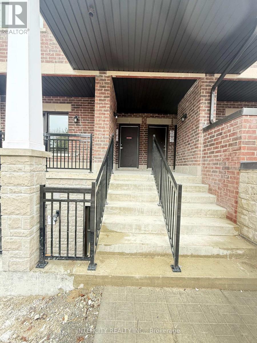 Townhouse at 235 - 111-15100 YONGE STREET, Aurora (Aurora Village)