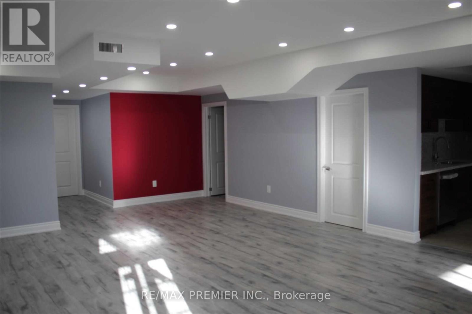 Detached at BSMT - 122 GARYSCHOLL ROAD, Vaughan