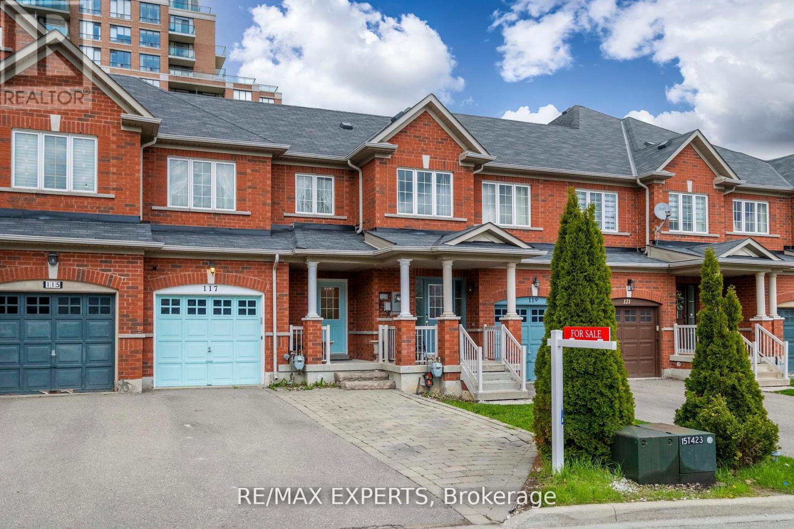 Townhouse at 117 REVELSTOKE CRESCENT, Richmond Hill