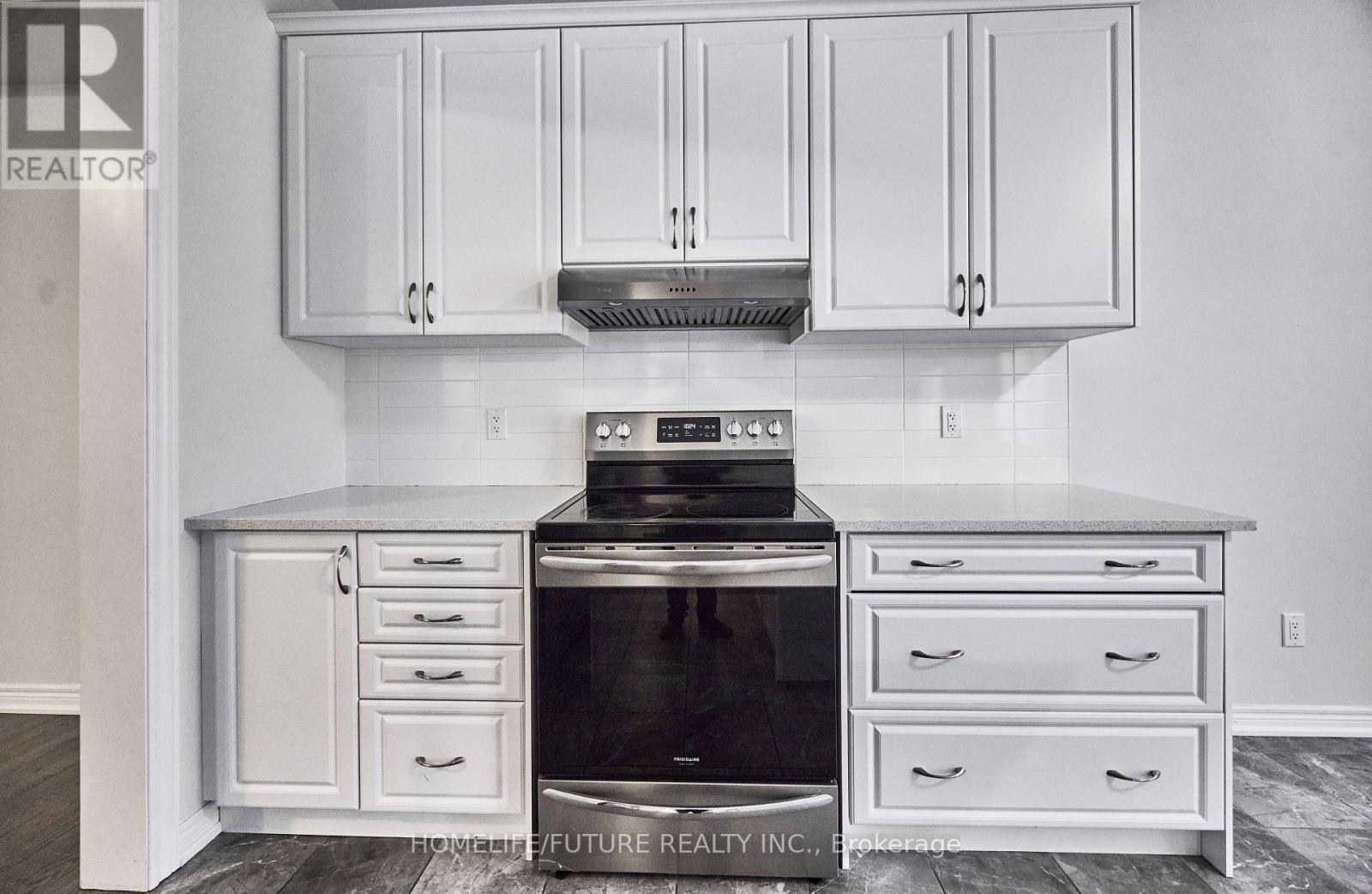 Detached at 23 FAIMIRA AVENUE, Georgina