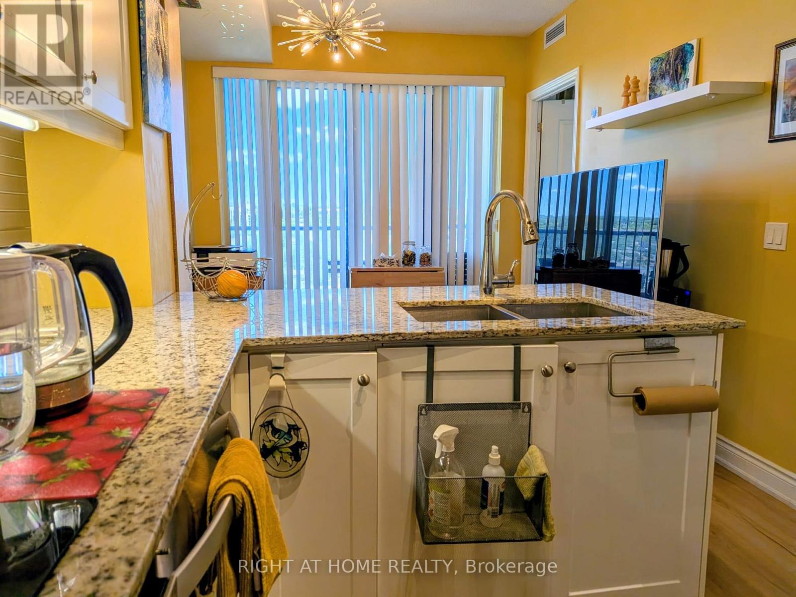 Apartment at 1010 - 9618 YONGE STREET, Richmond Hill