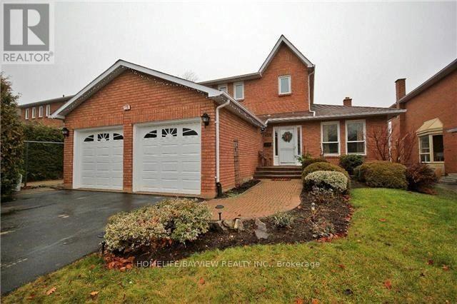 Detached at 128 HEATHWOOD HEIGHTS DRIVE, Aurora