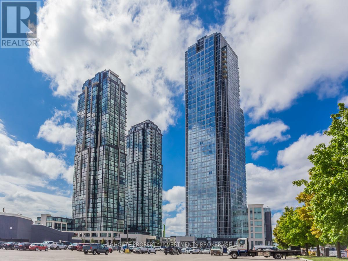 Apartment at 305 - 2916 HIGHWAY 7 ROAD, Vaughan (Concord)