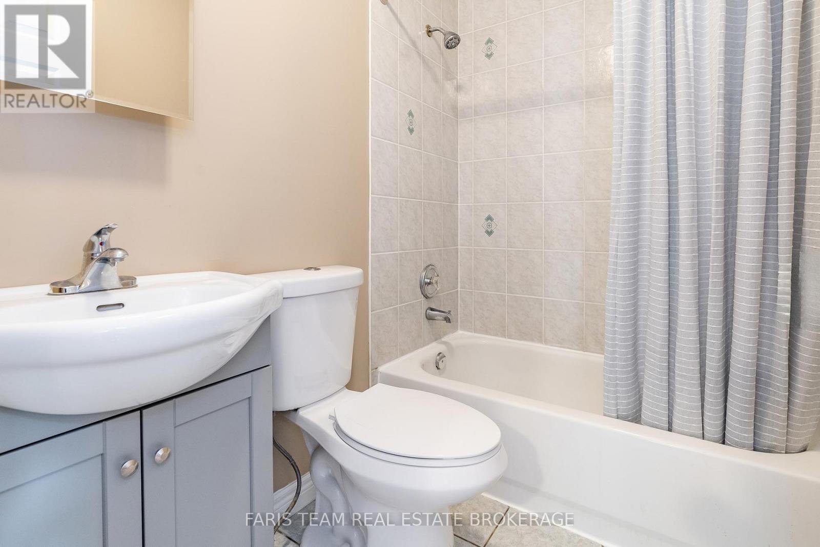 Detached at 1006 LESLIE DRIVE, Innisfil