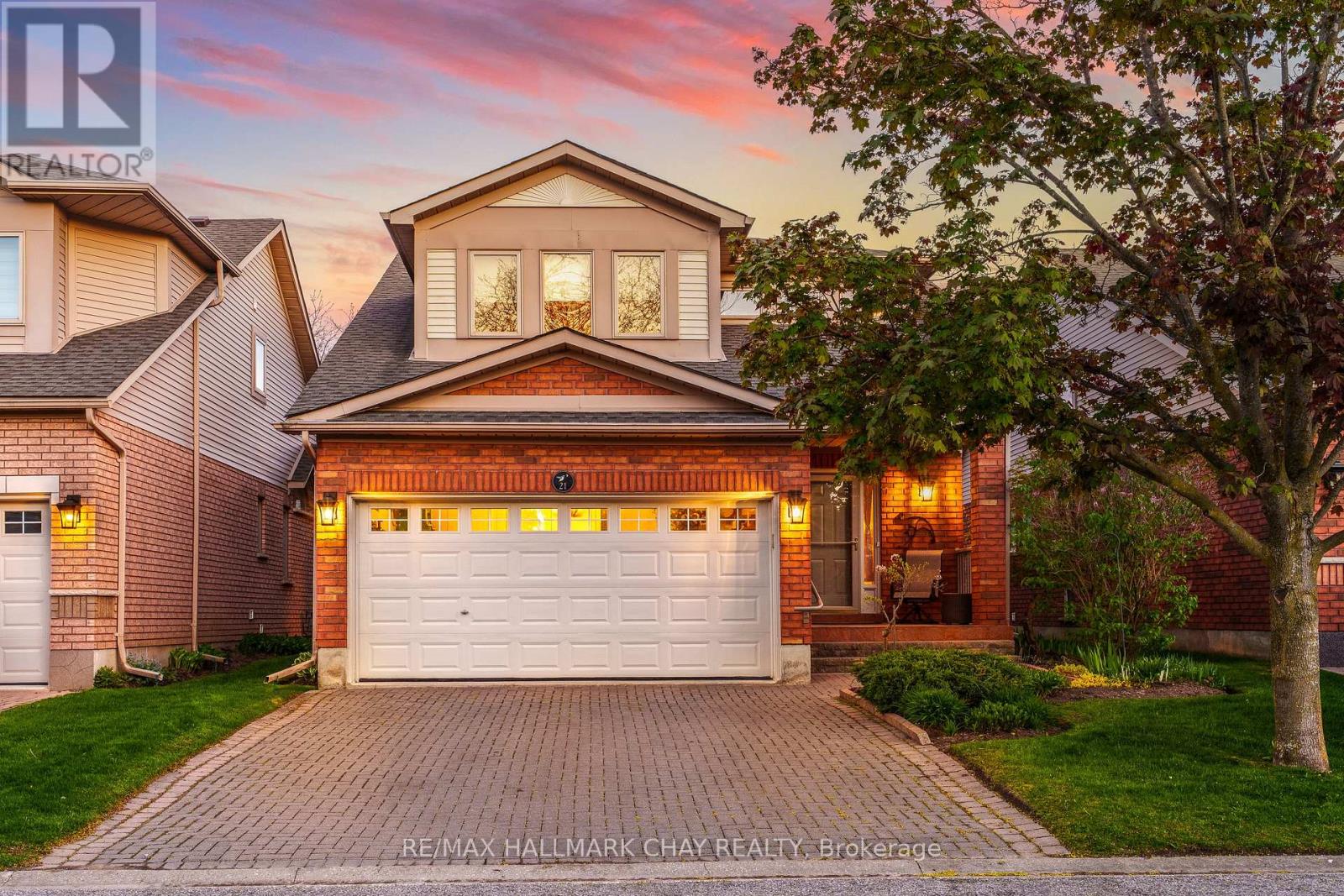Detached at 21 BRIAR GATE WAY, New Tecumseth
