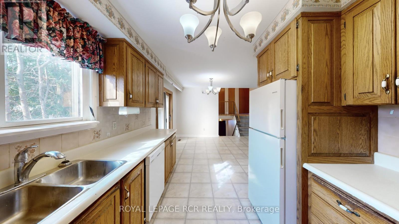 Detached at 827 LEGGE COURT, Newmarket