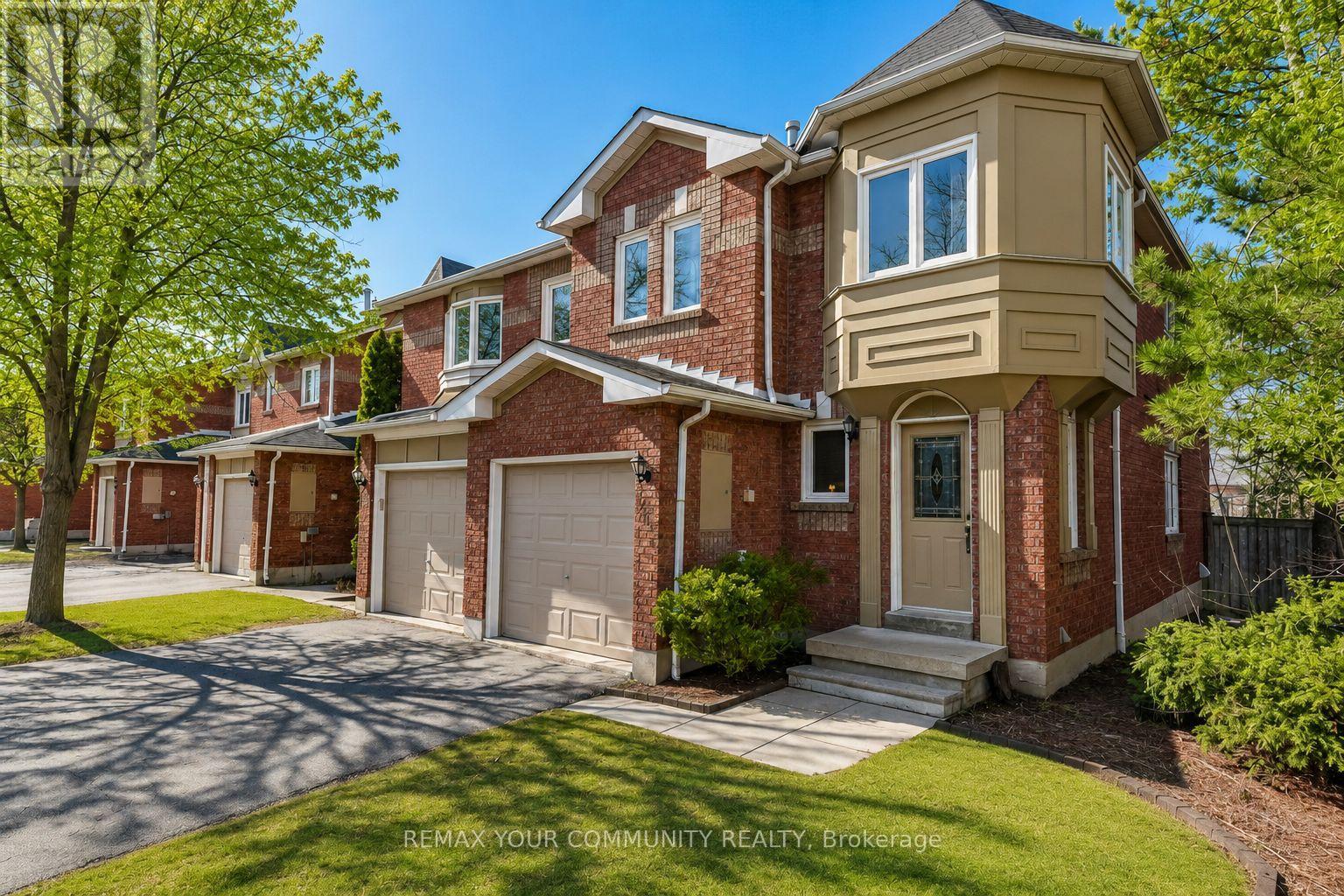 Townhouse at 923 CARIBOU VALLEY CIRCLE, Newmarket