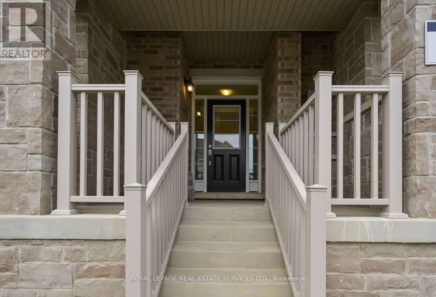 Townhouse at 2 PAISLEY DRIVE, Bradford West Gwillimbury