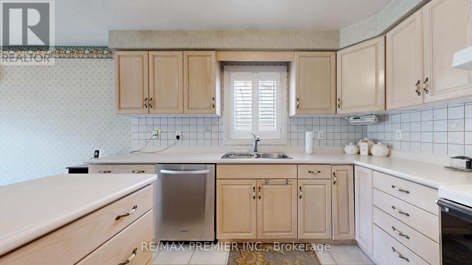 Detached at 32 VENETO DRIVE, Vaughan