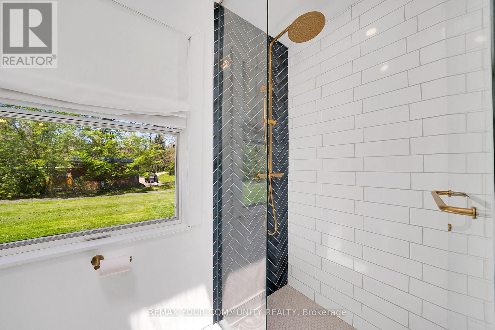 Detached at 12768 WESTON ROAD, King