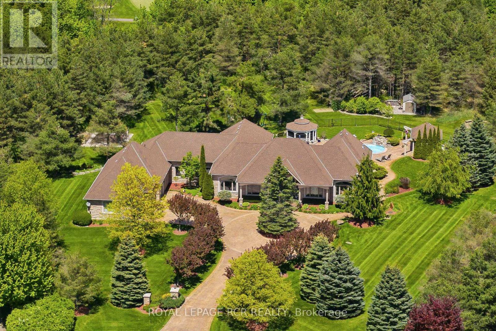 Detached at 7 SUGARBUSH LANE, Uxbridge