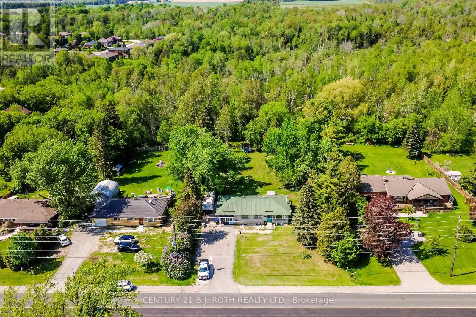 Detached at 7906 MAIN STREET, Adjala-Tosorontio (Everett)