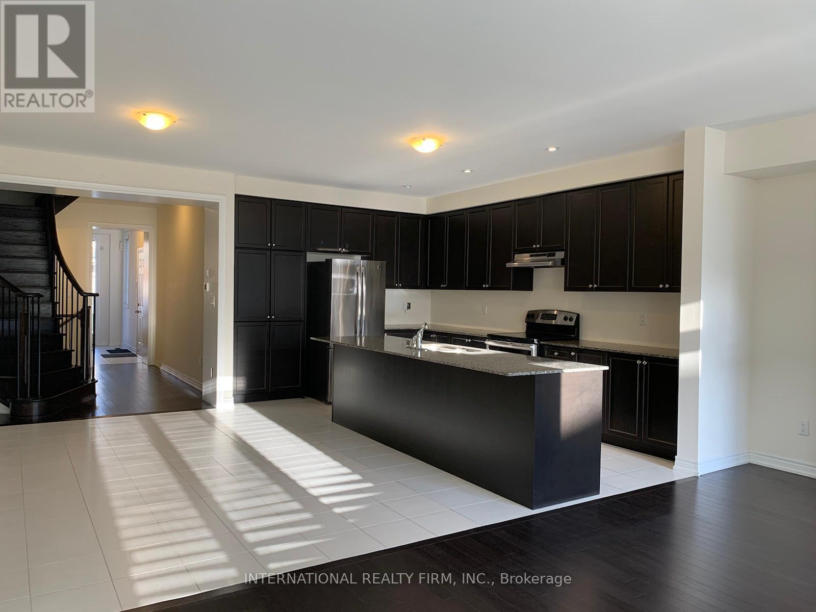 Townhouse at 10 FOLLIOT STREET, Aurora