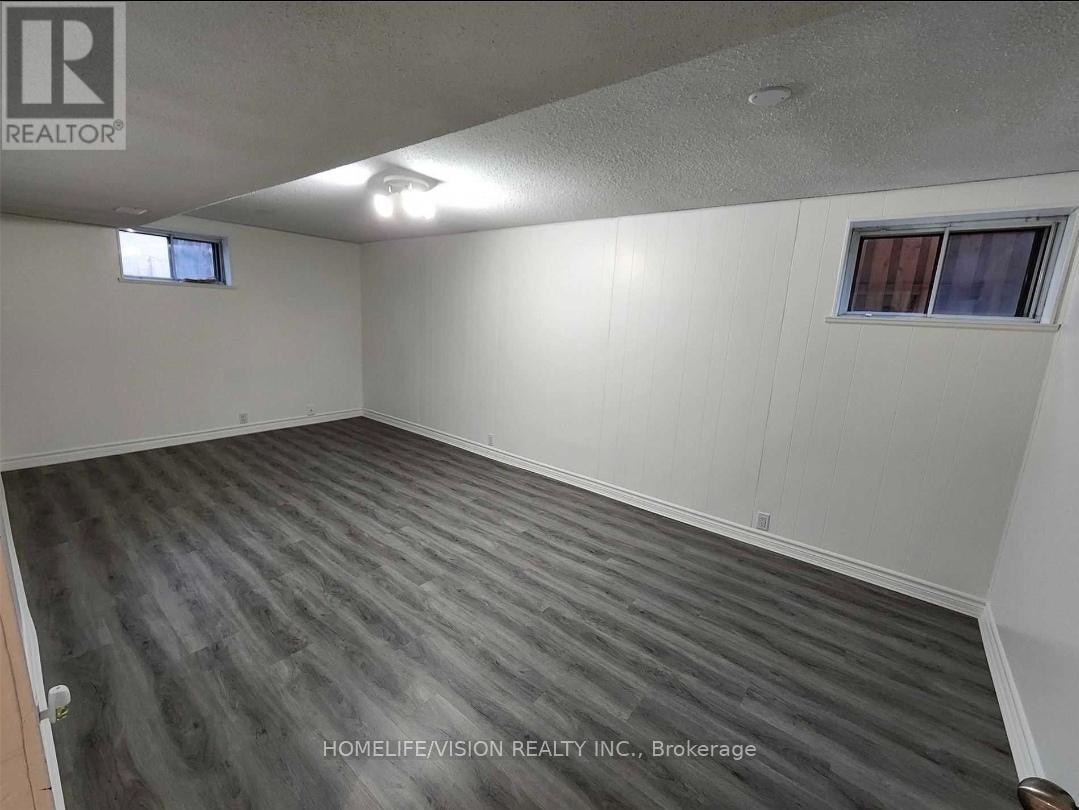 Detached at BSMT - 271 SUSSEX AVE AVENUE, Richmond Hill