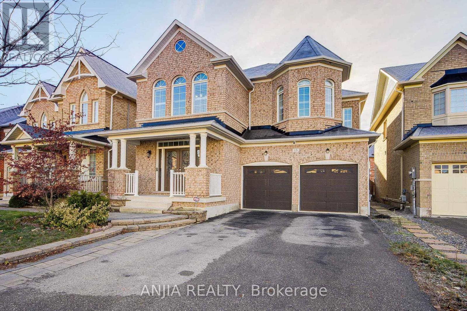 Detached at 15 ROSS SHINER LANE, Whitchurch-Stouffville